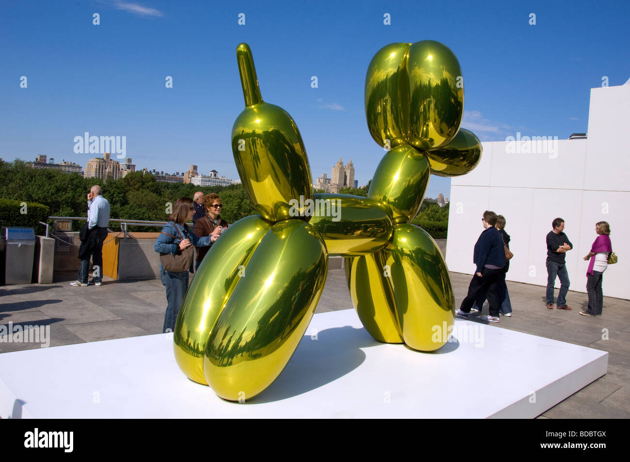 Jeff Koons Bilder: Eintauchen in die Welt des Pop Art-Meisters