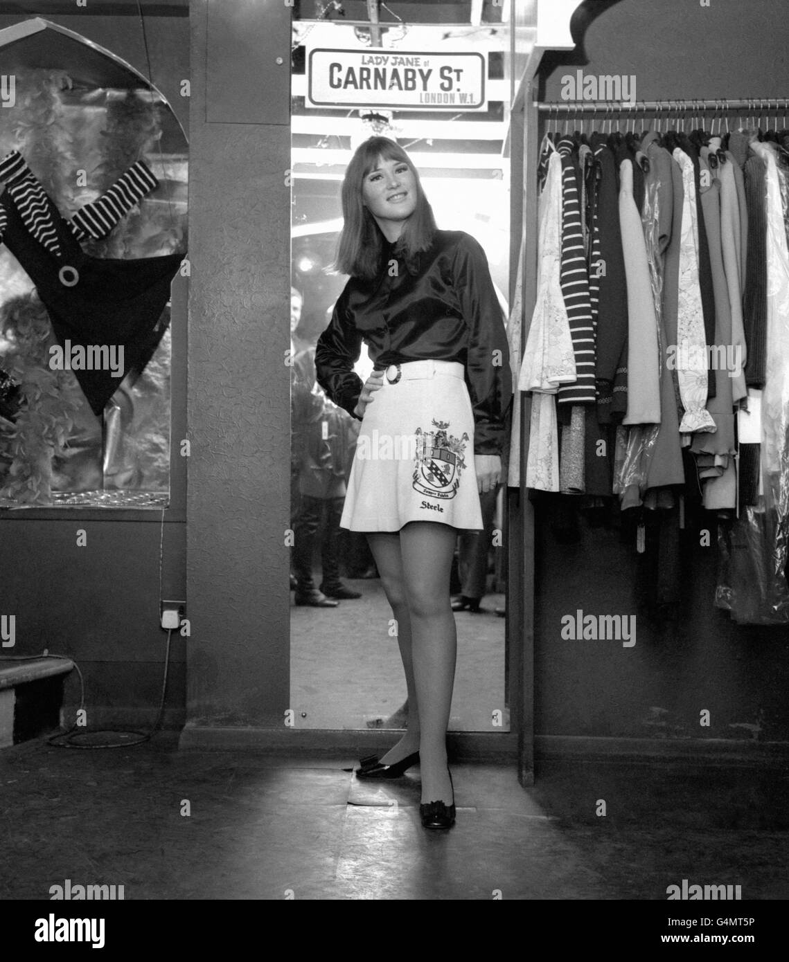 Mode La Mode Des Années 60 Mini Jupes Carnaby Street 1968 Photo